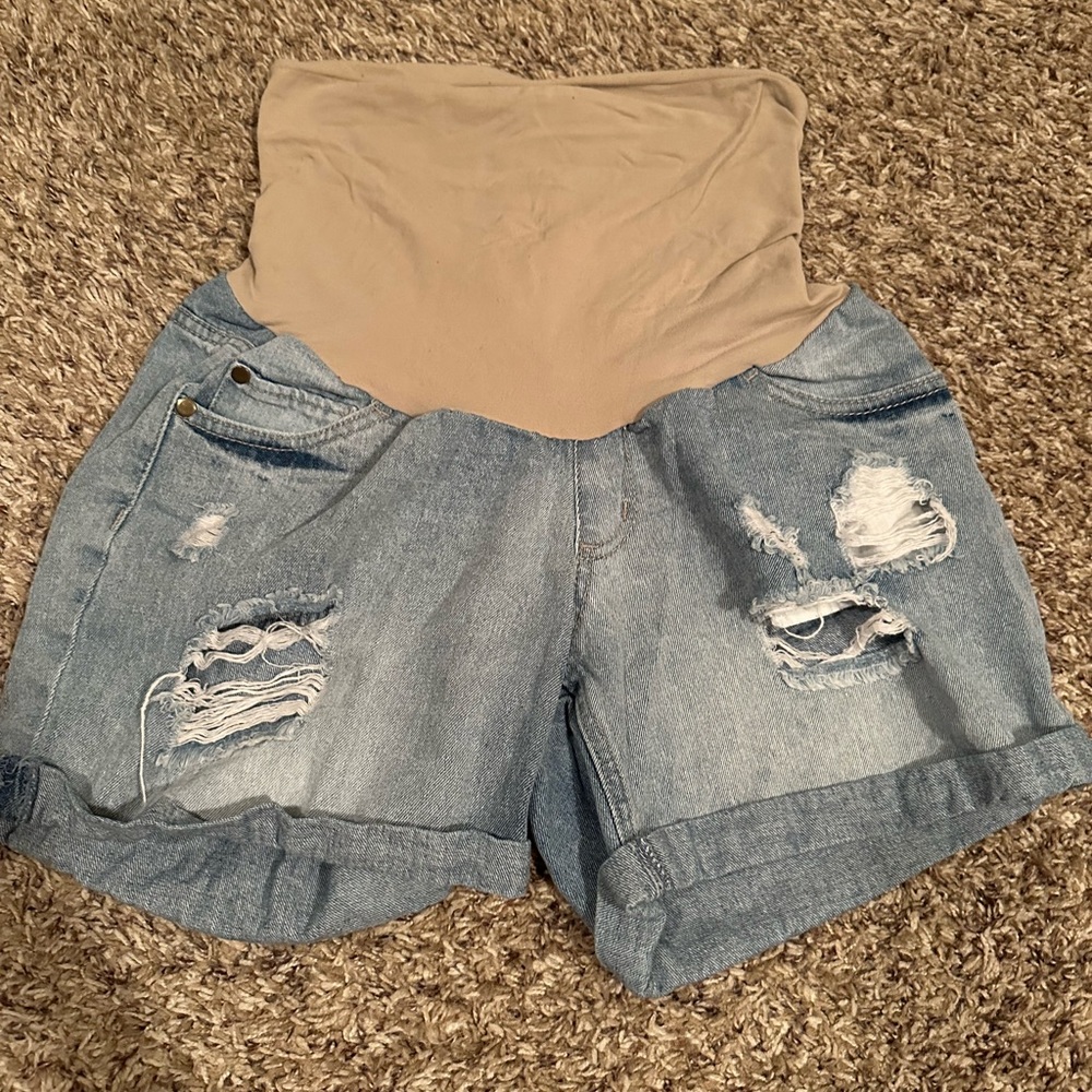 Wendy bellisimo maternity shorts distressed